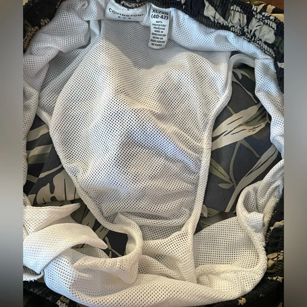 Covington Swim Trunks, green and‎ beige leaf pattern, size XL 40/42